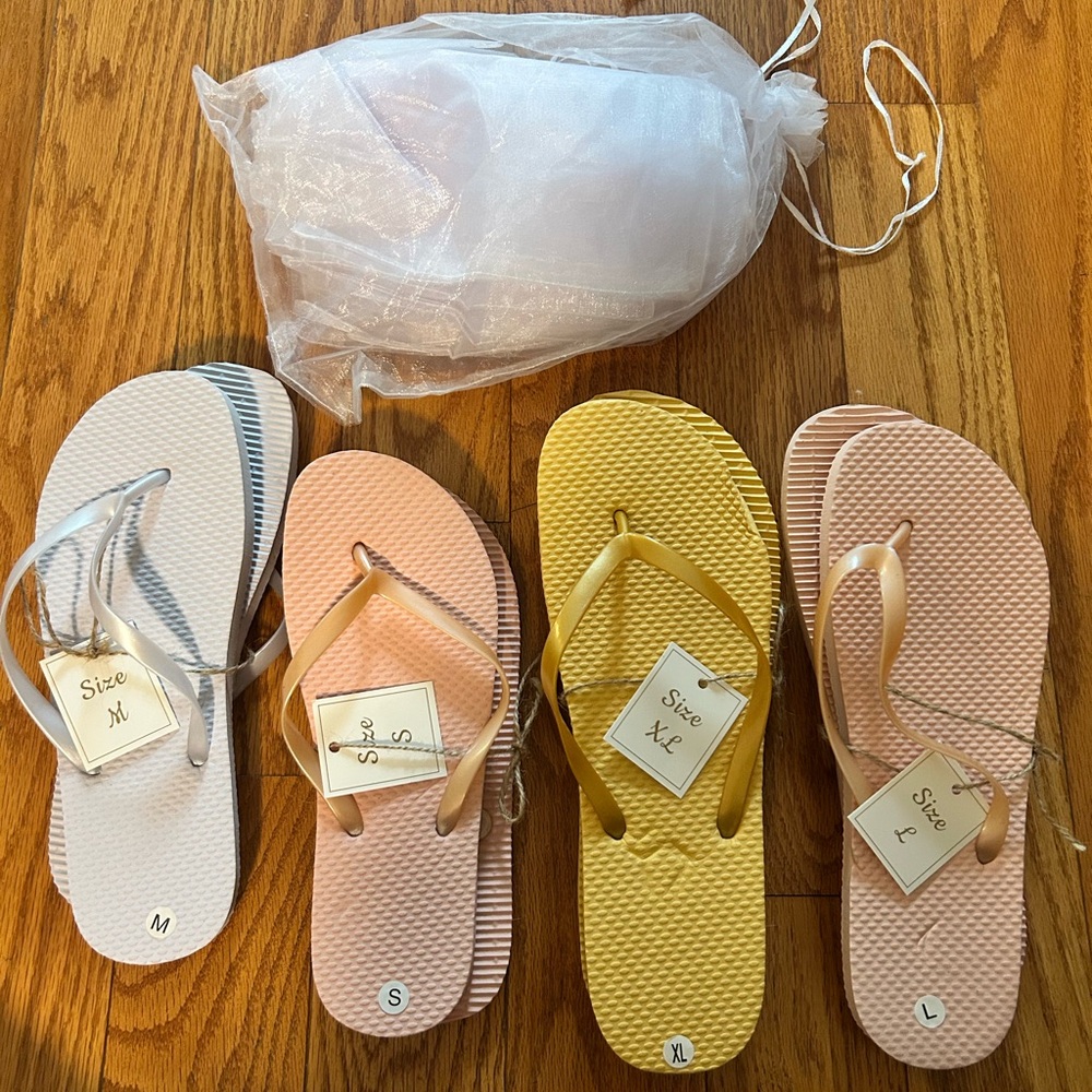 Colorful Flip Flop Set with Mesh Bag